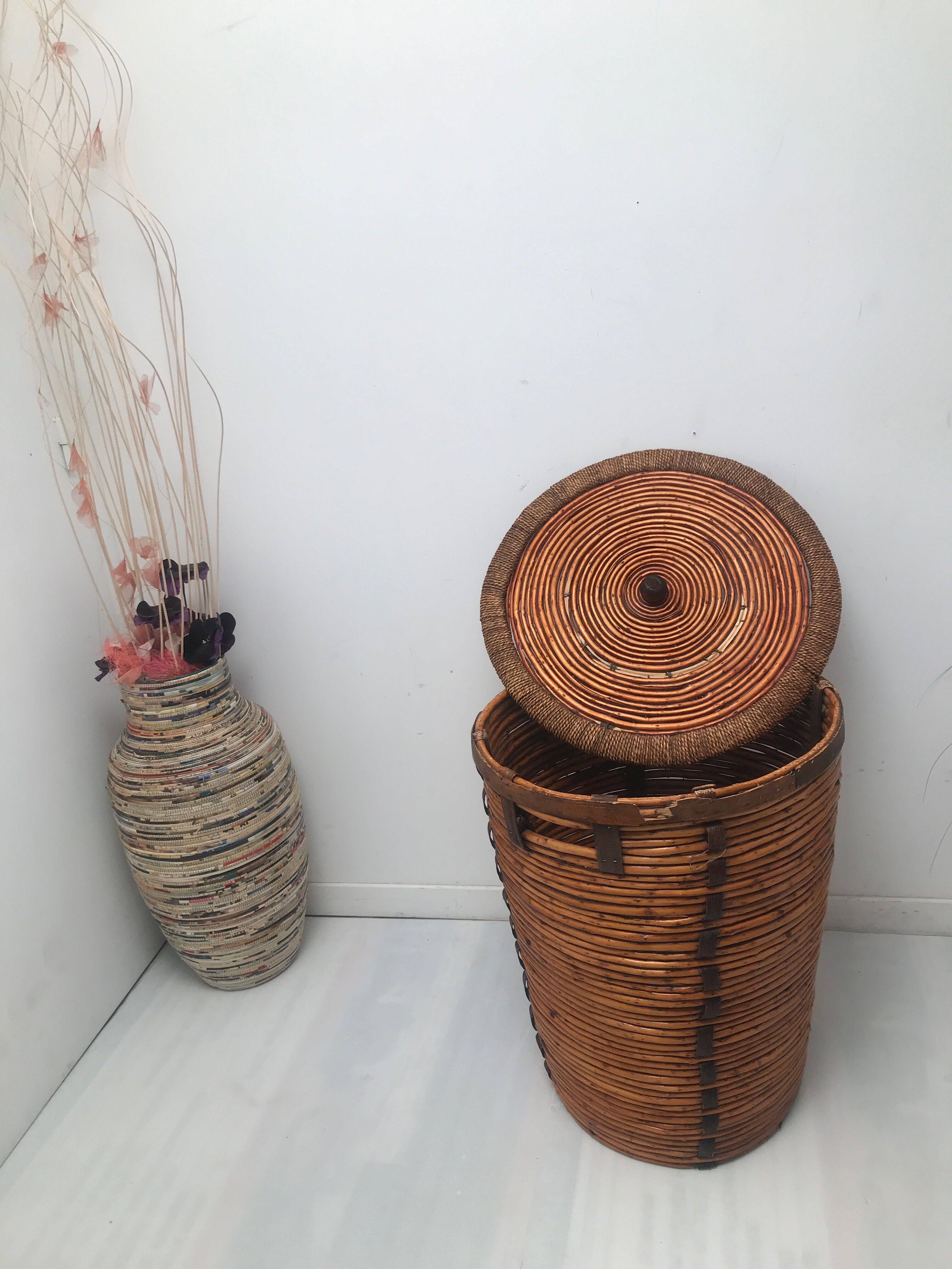 Vintage high-capacity rattan linen basket