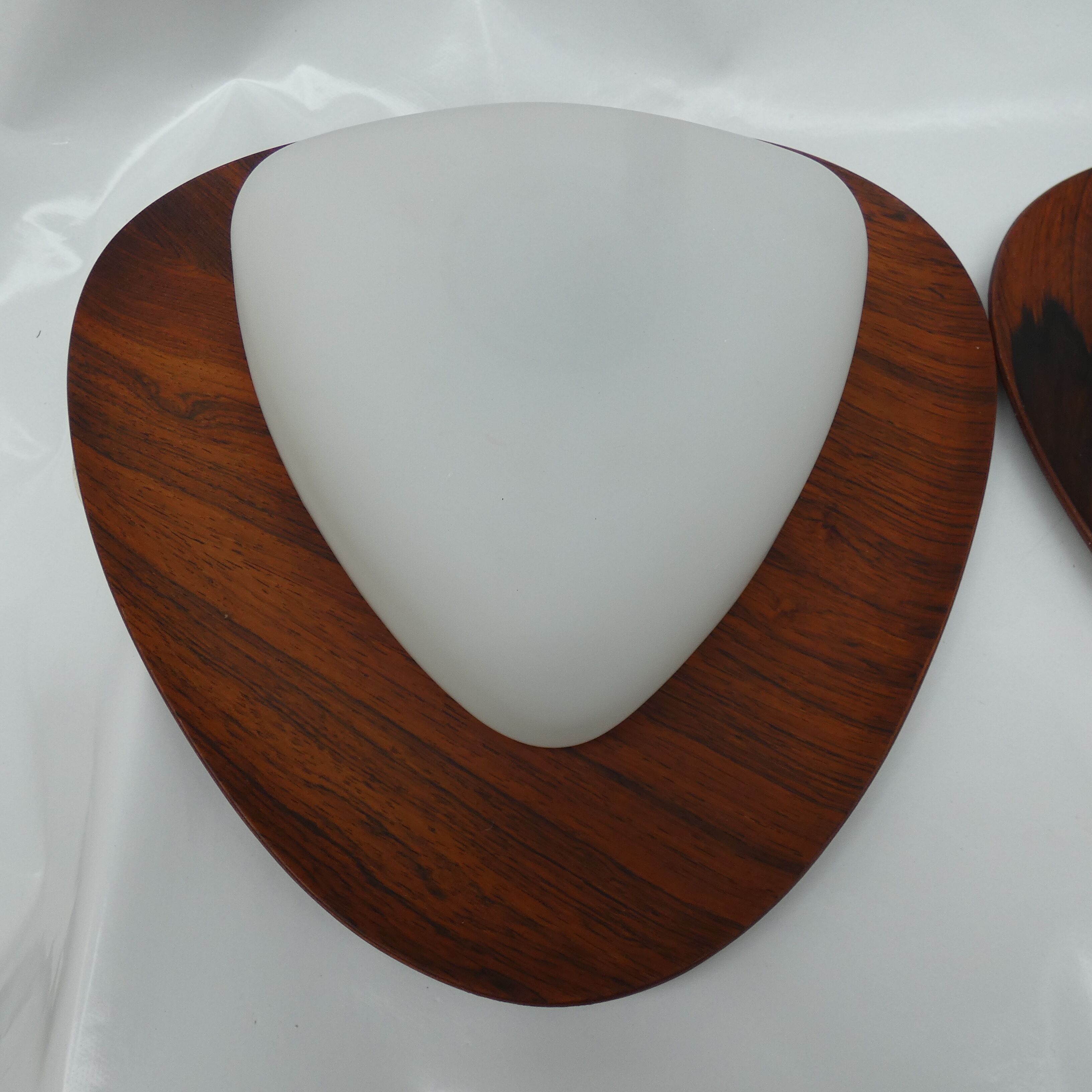 Reggiani, pair of vintage sconces opaline blanche palissandre, 1950, italy