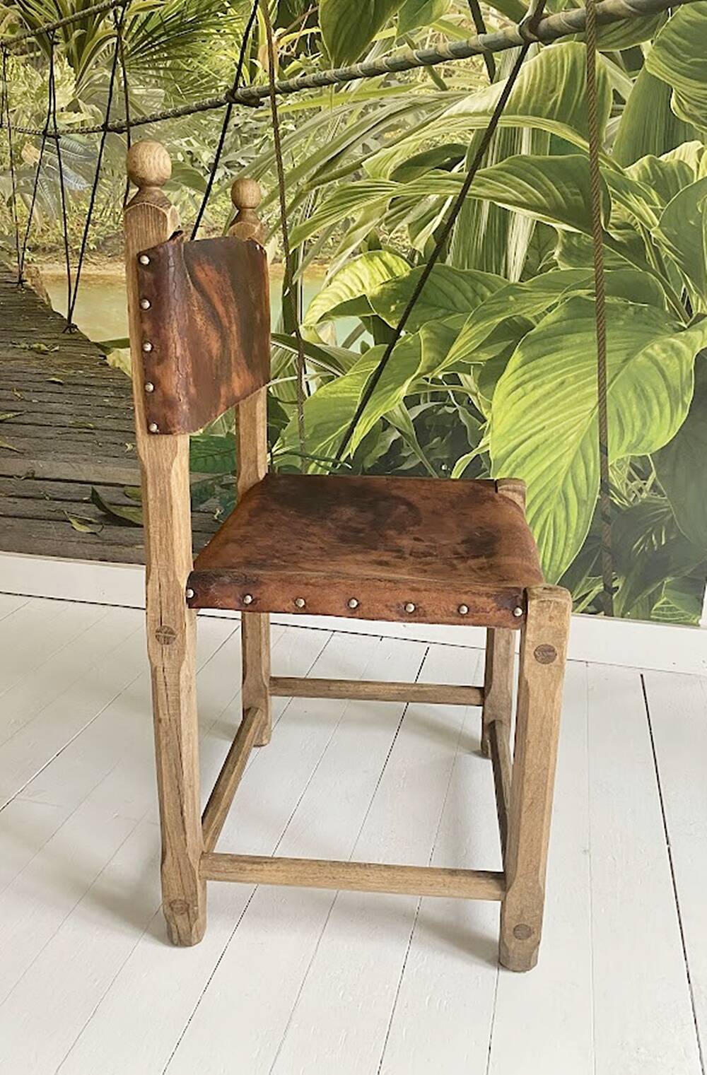 Chaise artisanale hongroise unique en chêne et cuir