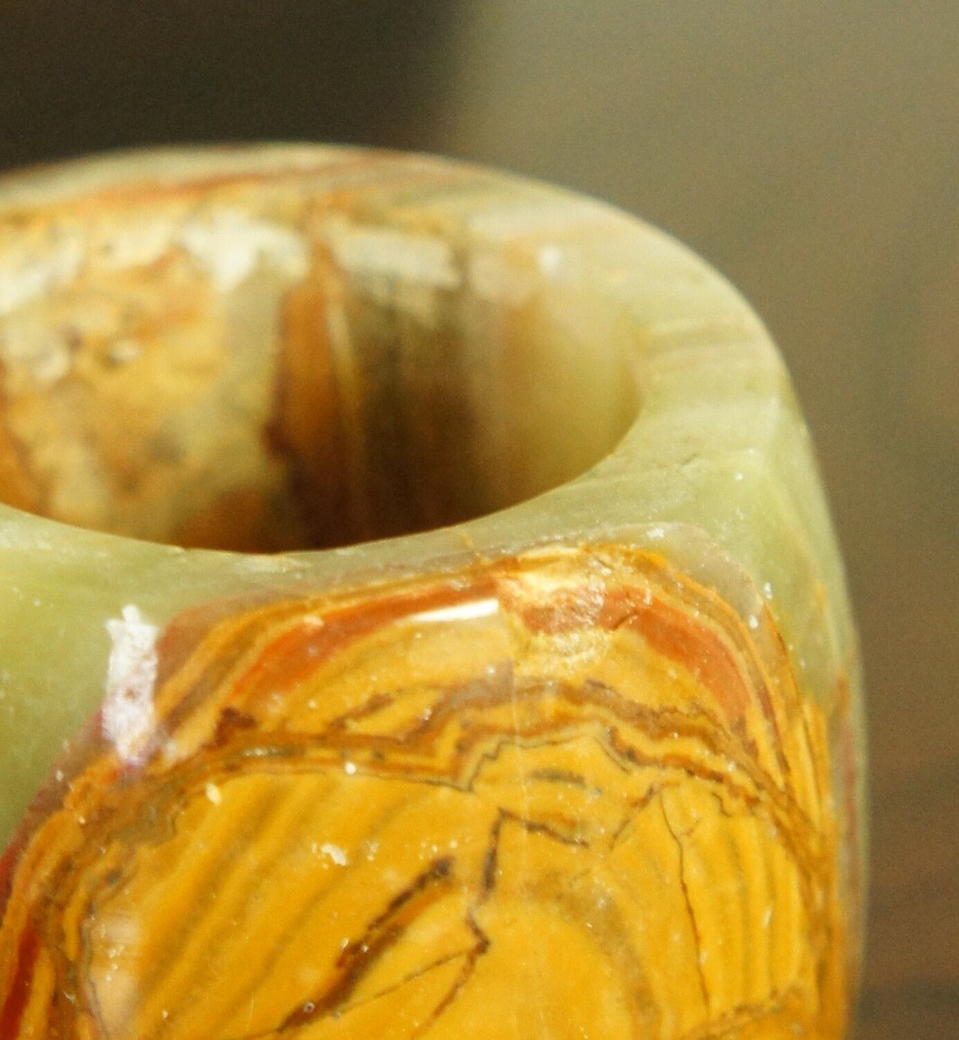 Set of 2 candlesticks in travertine