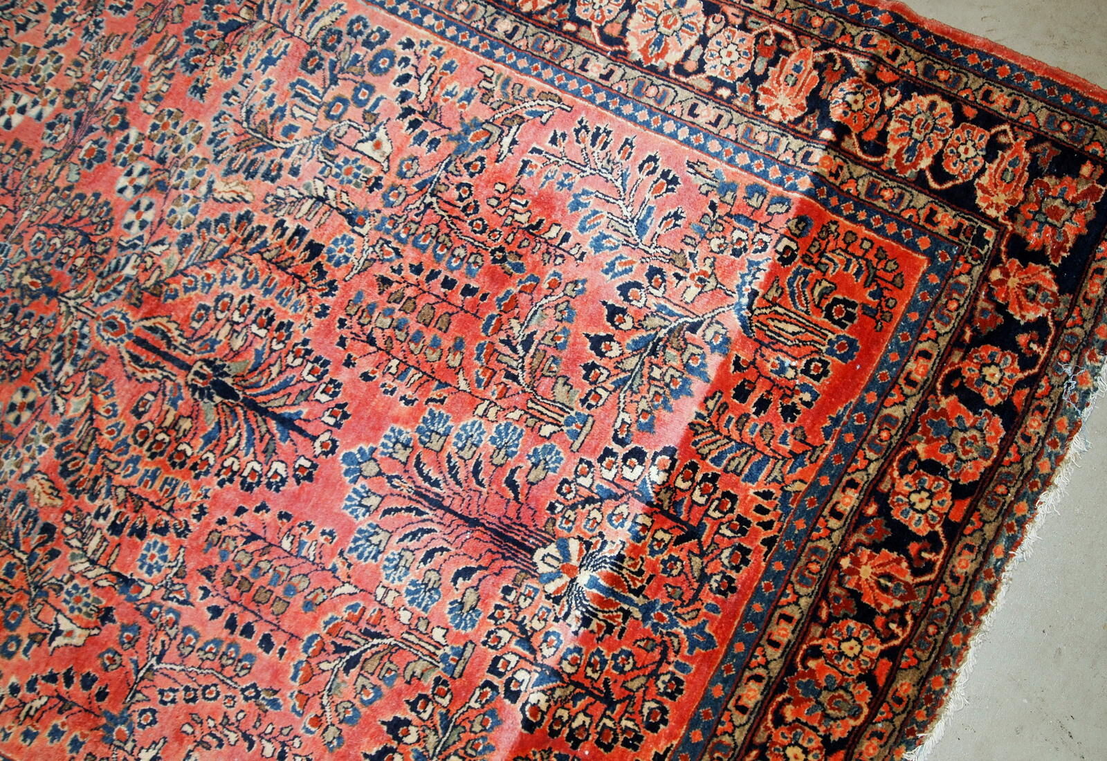Handmade antique Persian Sarouk rug 4' x 6.8' (122cm x 207cm) 1920s - 1B784