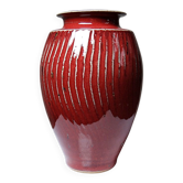 Vase en grès émaillé sang-de-bœuf à côtes, travail d’atelier XXe