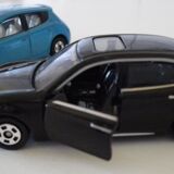 Lot of 3 japanese cars 1/61 and 2 x 1/68 with original packaging Japan