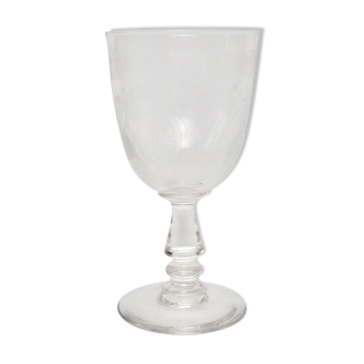Engraved crystal engraved walking glass