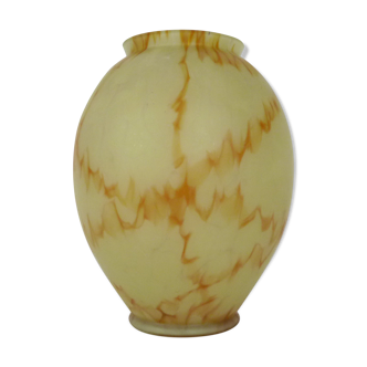 Vase vintage en pâte de verre jaune orangé style Clichy. Année 50 60