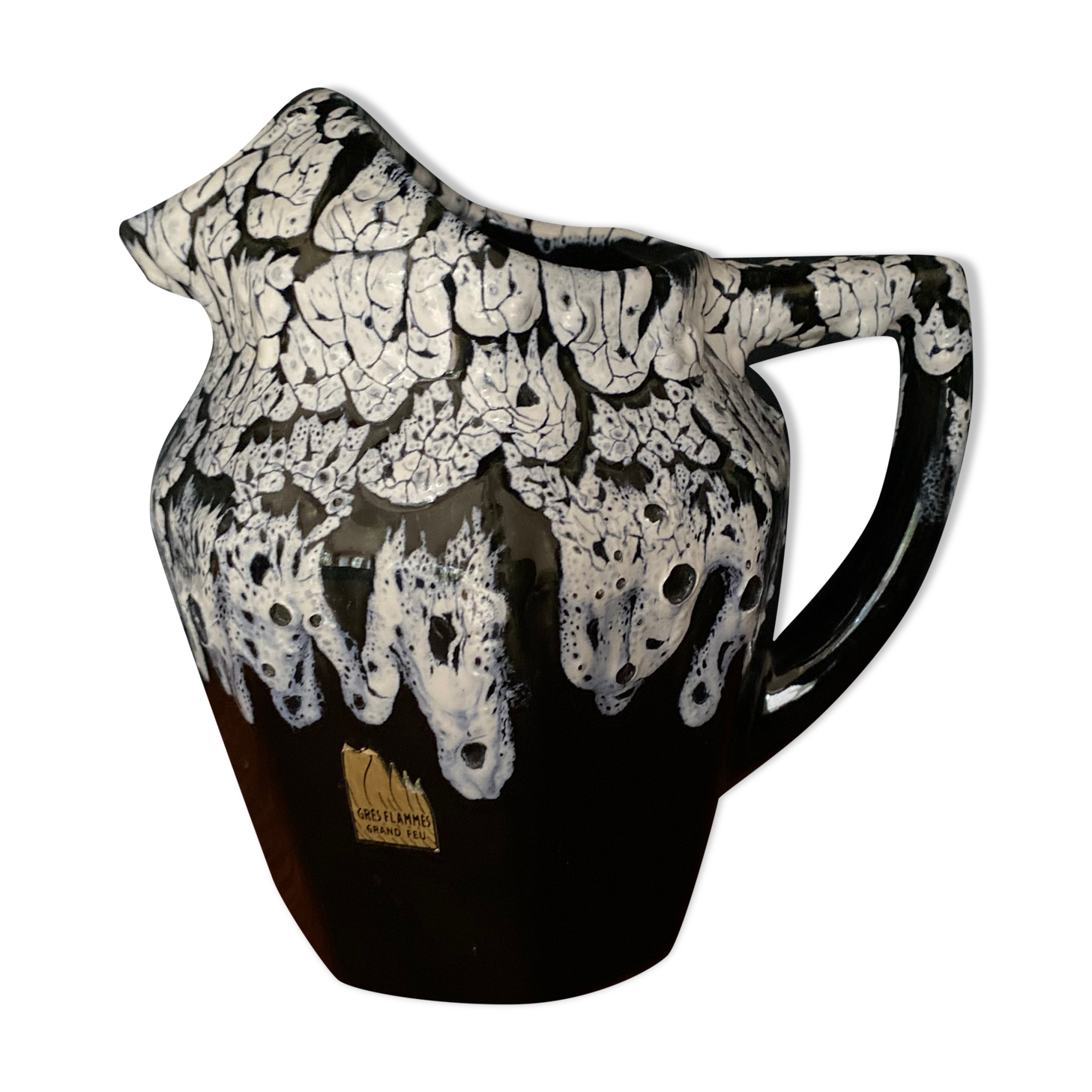 Large pitcher in sandstone blazed great fire