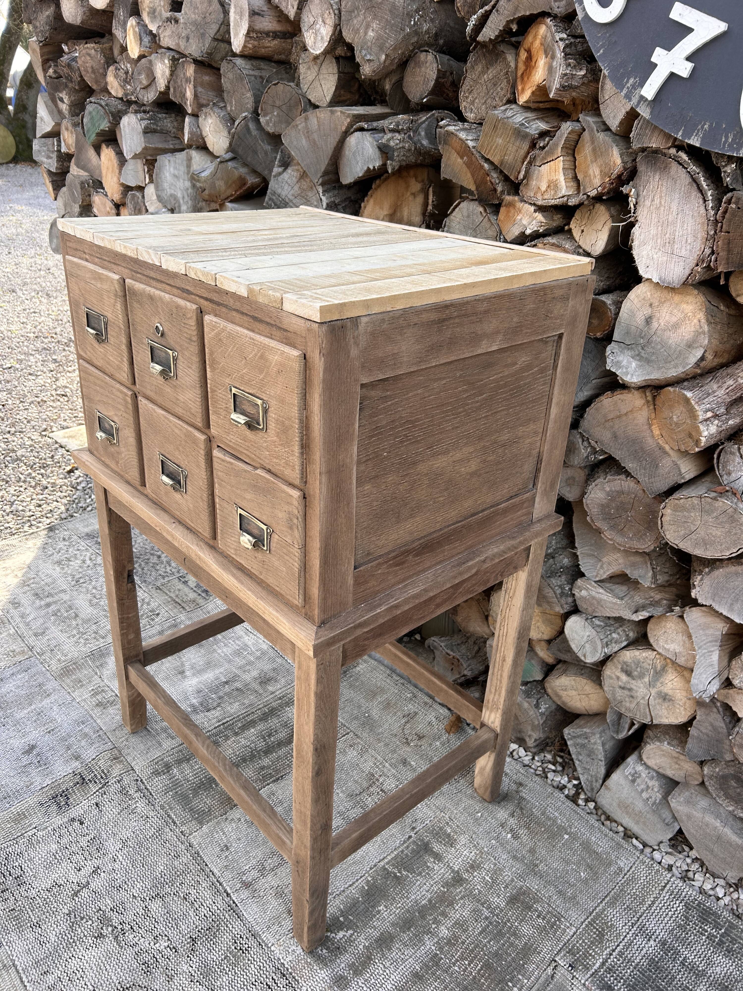 Meuble métier / Meuble à tiroirs