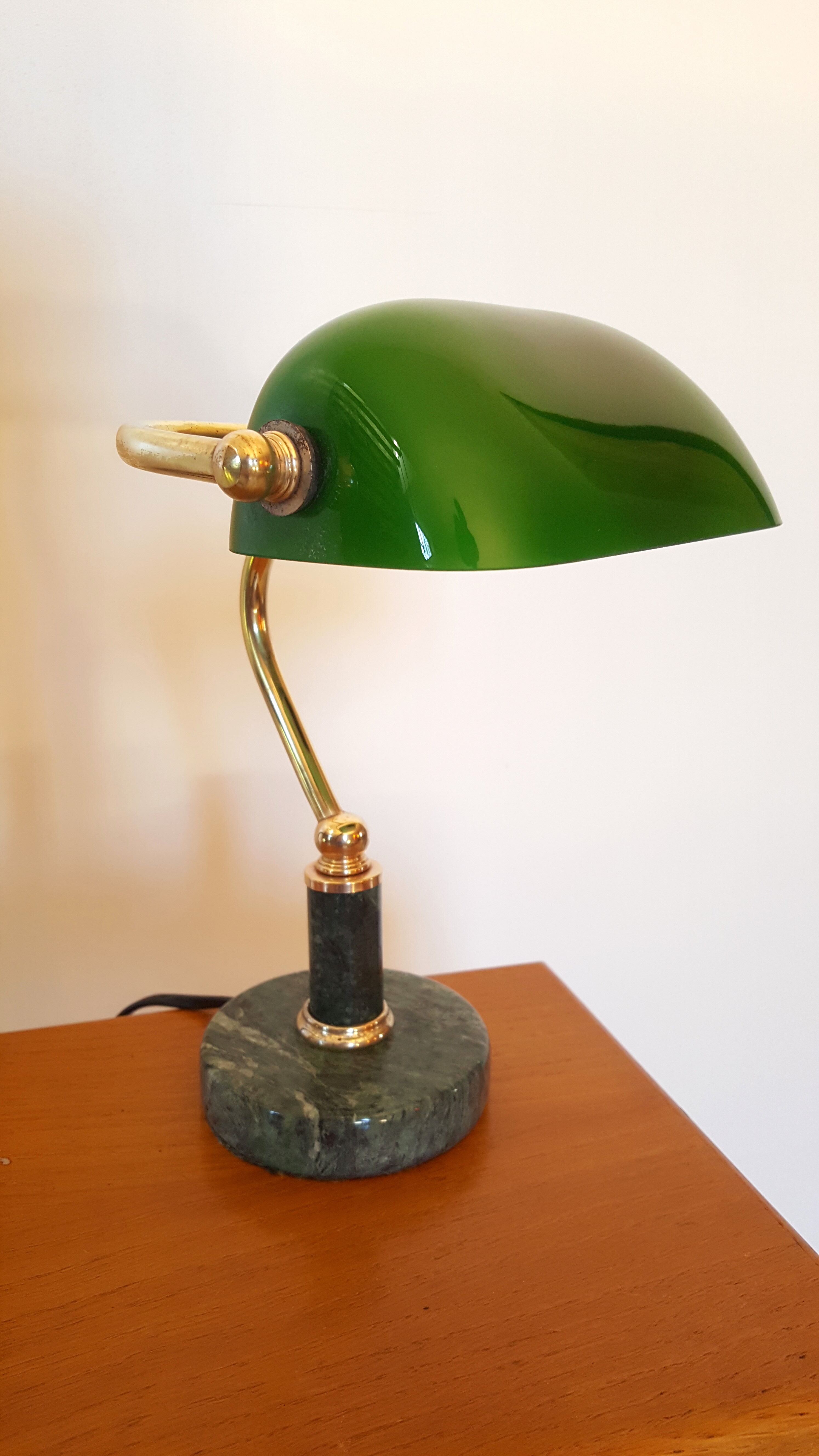 Lampe de banquier ou lampe de notaire en opaline verte