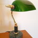 Lampe de banquier ou lampe de notaire en opaline verte