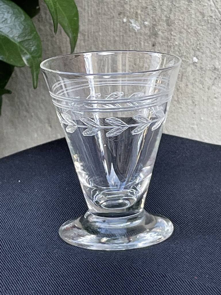 12 liqueur glasses – guilloché crystal – art deco