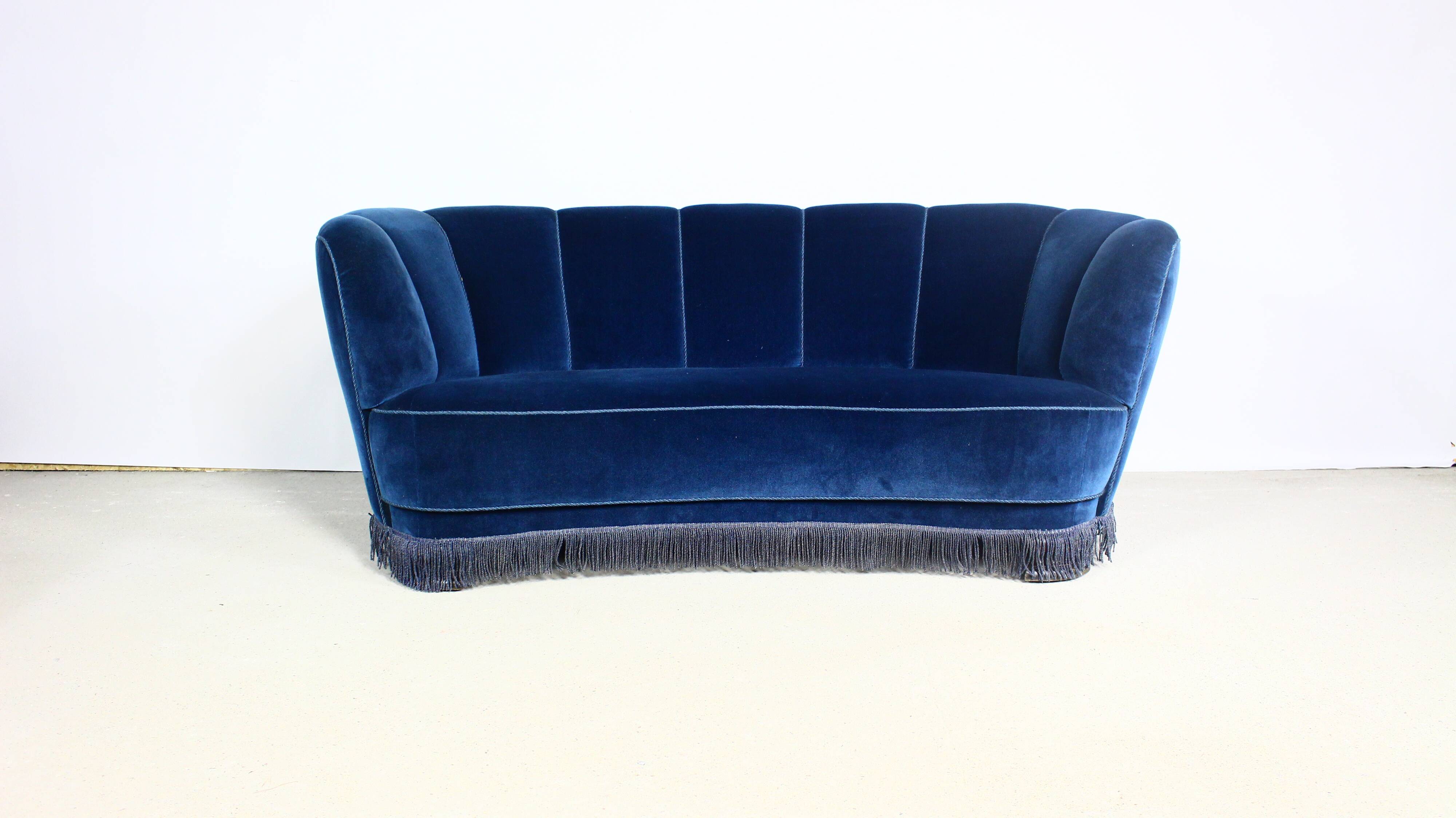 Danish Cabinetmaker Banana Curved Sofa, 1940s