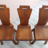 Ensemble de 4 chaises à manger en chêne brutaliste belge.