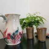 Pichet ancien en céramique barbotine