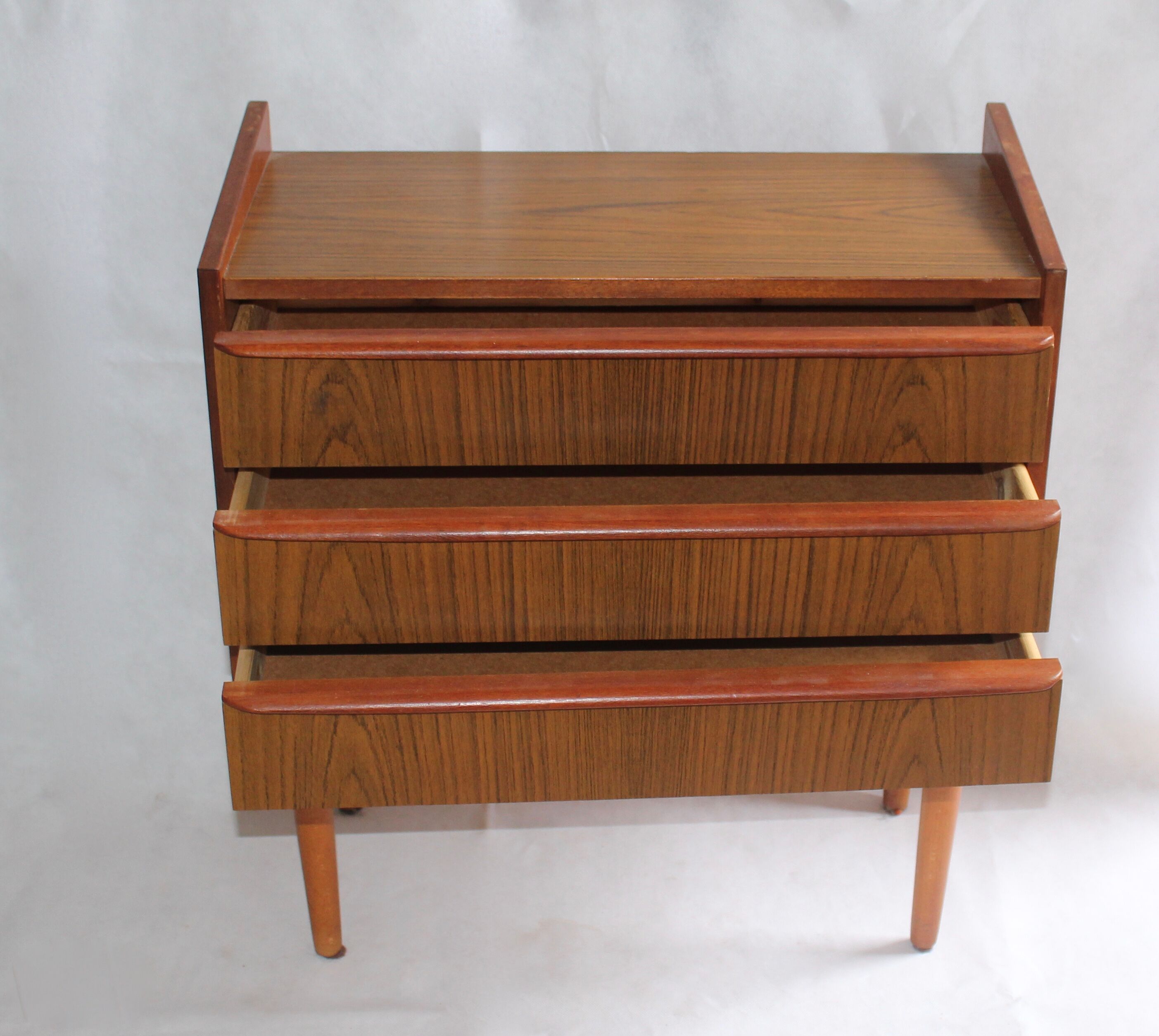 Scandinavian bedside 1950