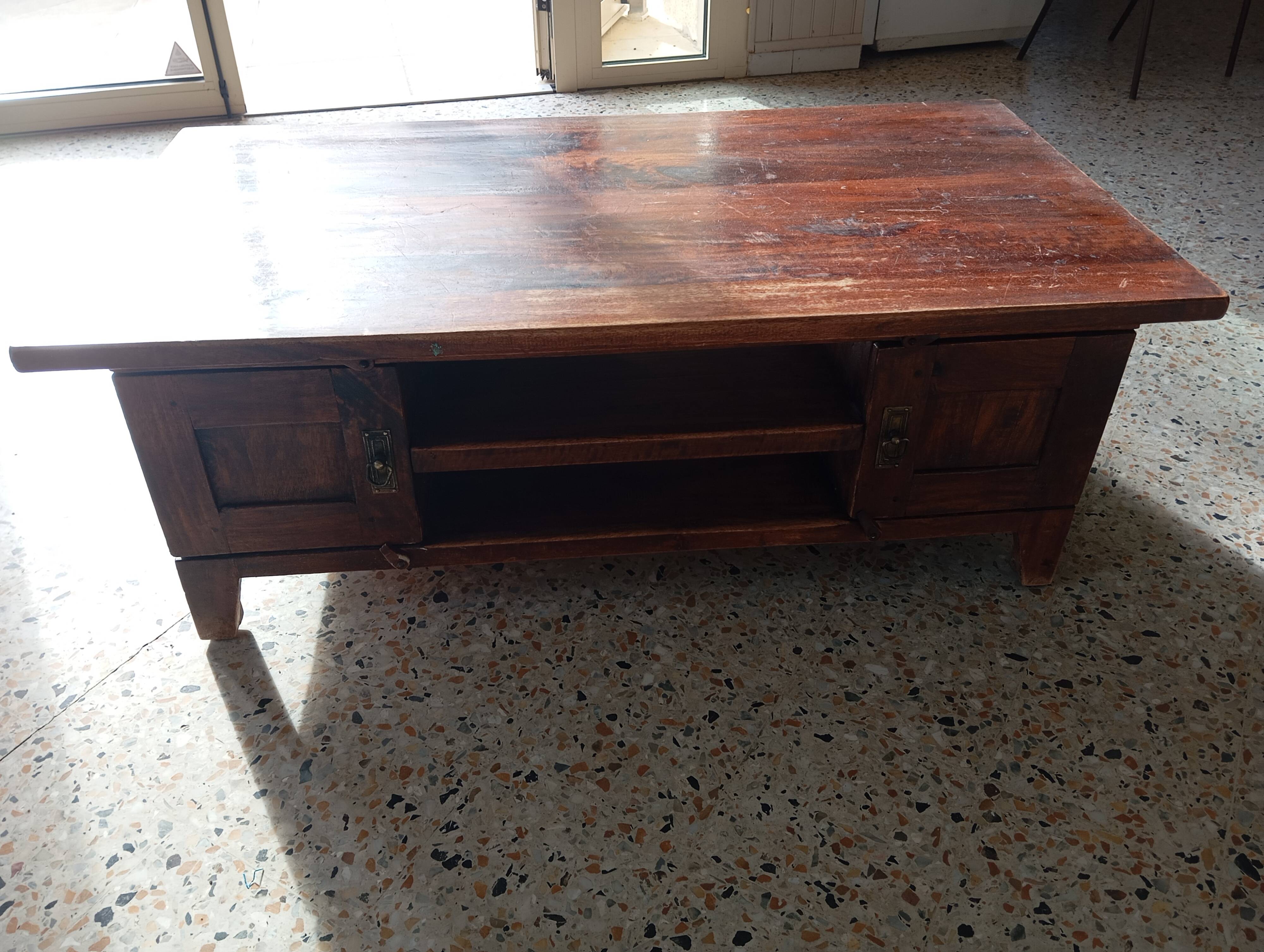 COFFEE TABLE IN SOLID SEHSAM COLONIAL OR RUSTIC INDIAN STYLE