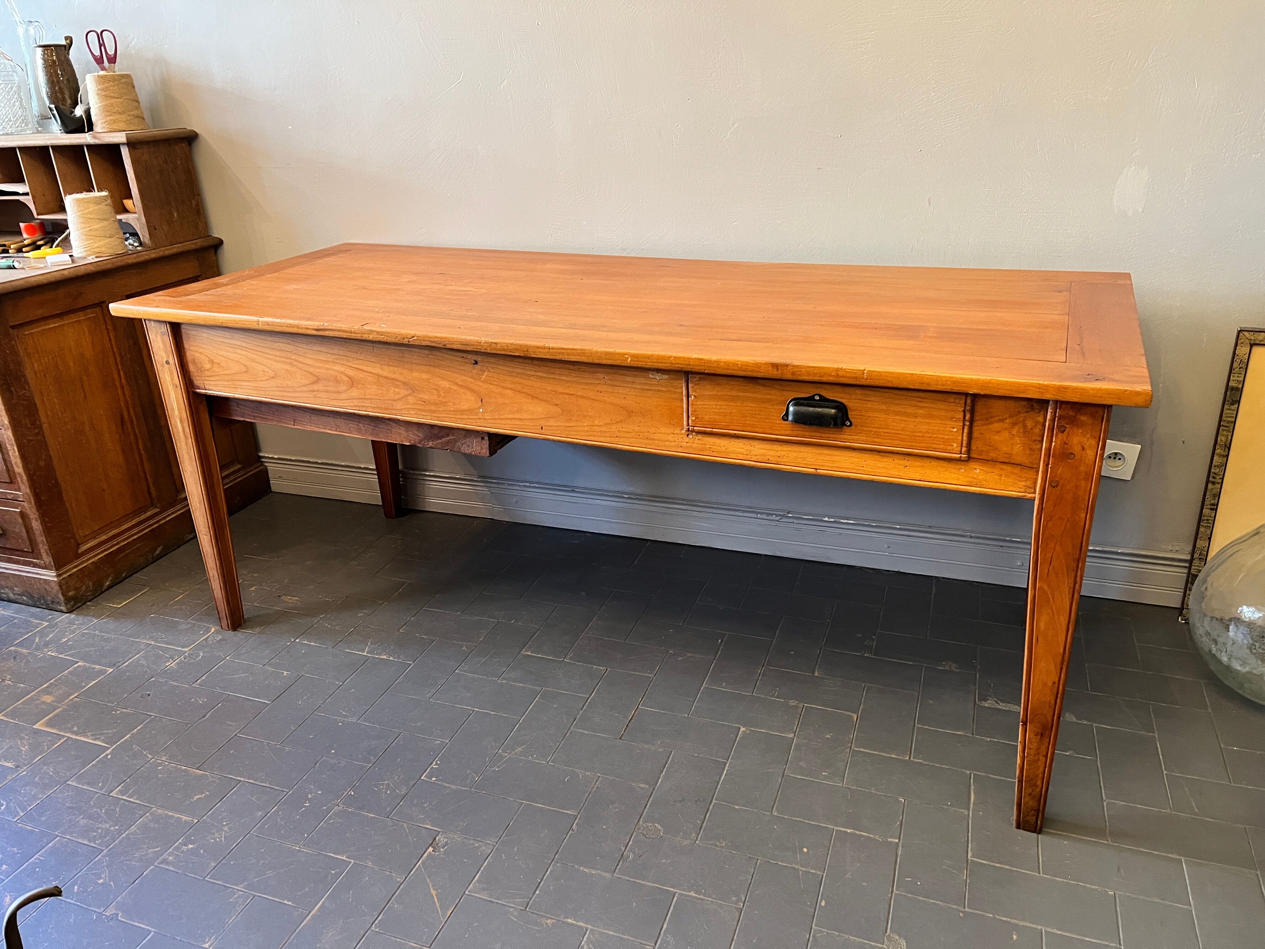 Pop up Christmas 2022 - Old farmhouse table