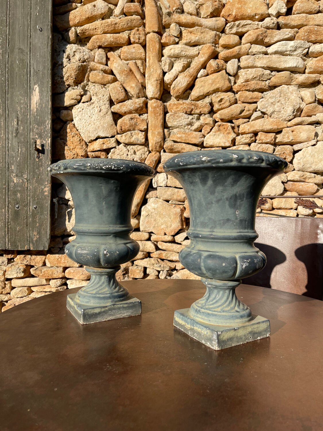 Pair of cast iron Médicis vases