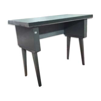 Metal desk