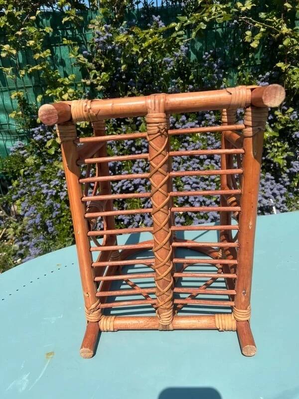 Vintage rattan magazine rack – Natural and retro elegance