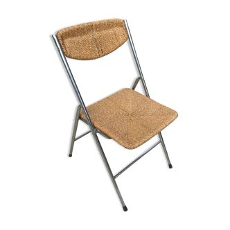 Metal folding chair and rope