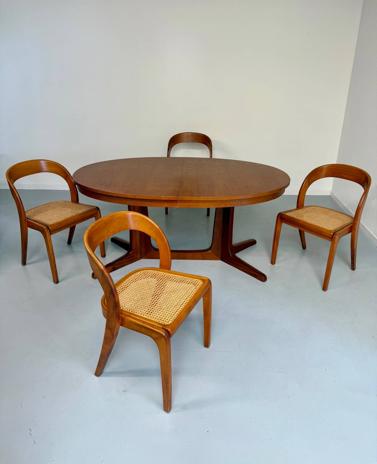 Baumann dining table in rosewood wood, 70s design
