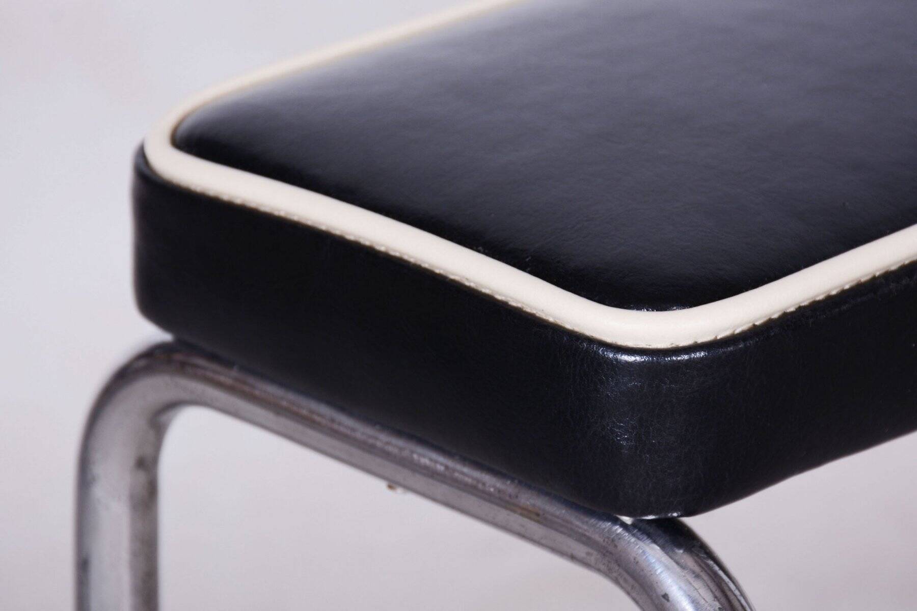Vintage Bauhaus Stools in Chromed Steel and Italian Leather, Czech, 1930s, Set of 2