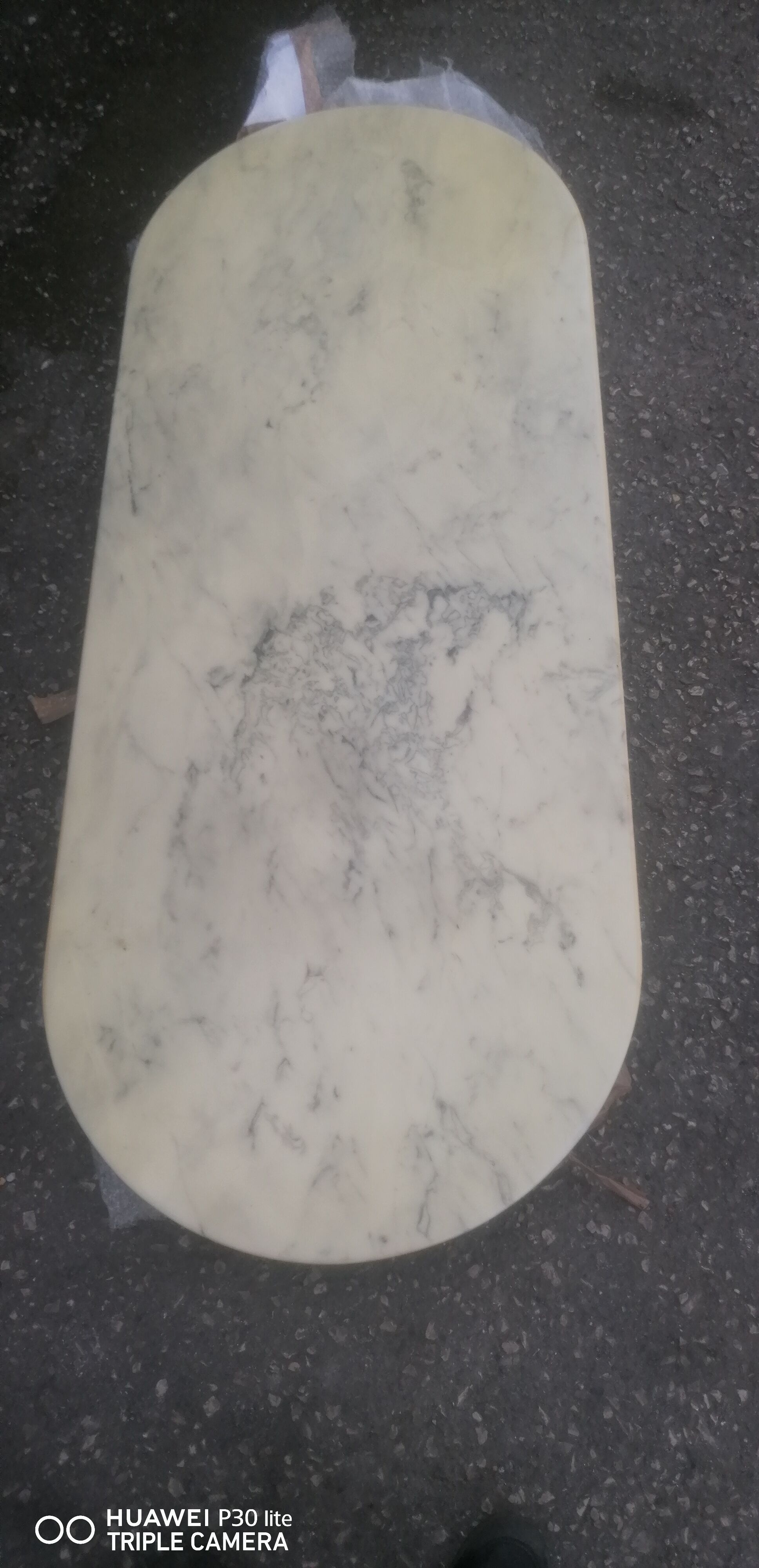 Table de bistrot godin en marbre blanc cassé oval fer forgé