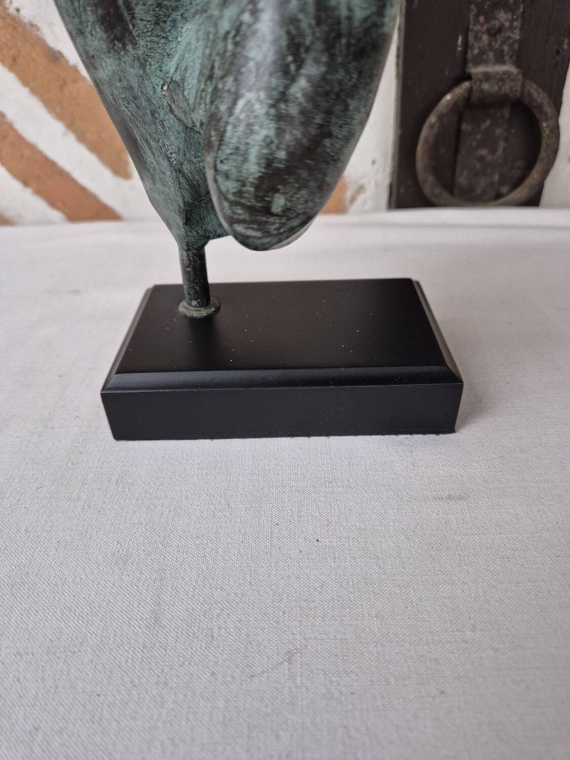 Sculpture statue female body