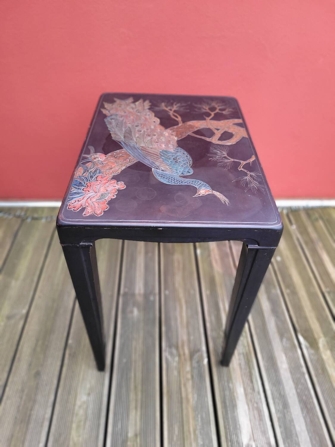 Japanese table in engraved lacquered wood