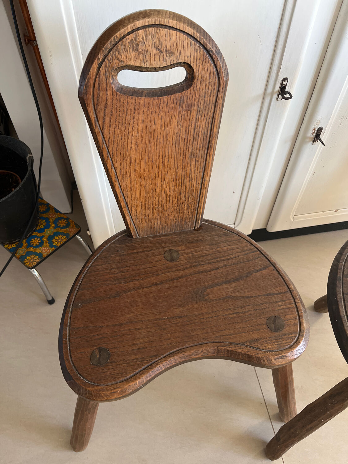 Table with its 4 brutalist chairs from the 1960s.