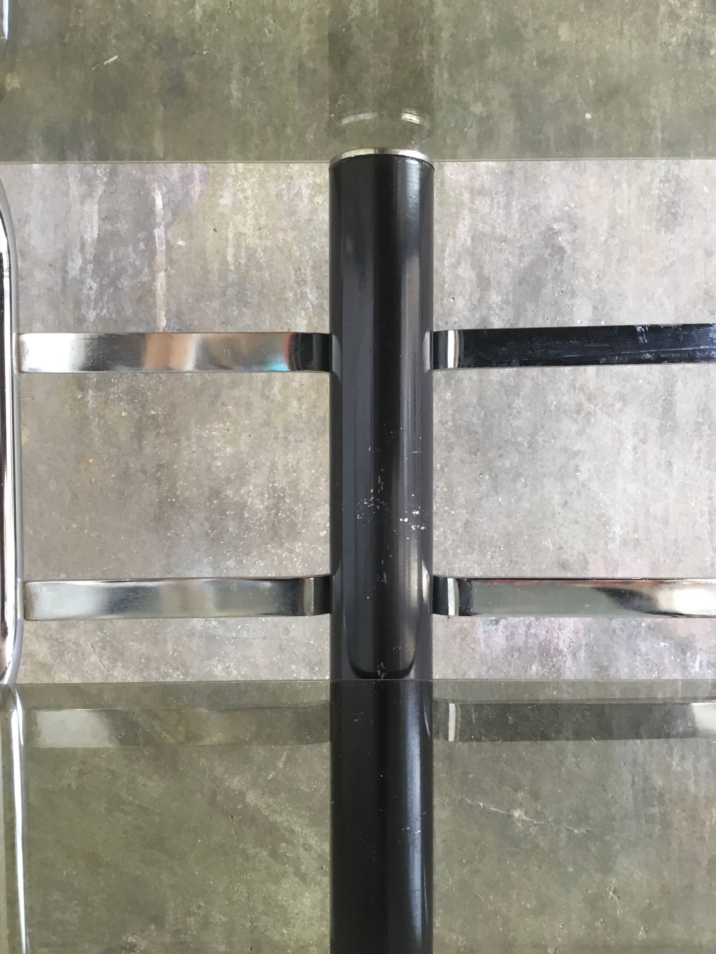 Fifth wheel or sofa end - smoked glasses and marble foot - design 1970