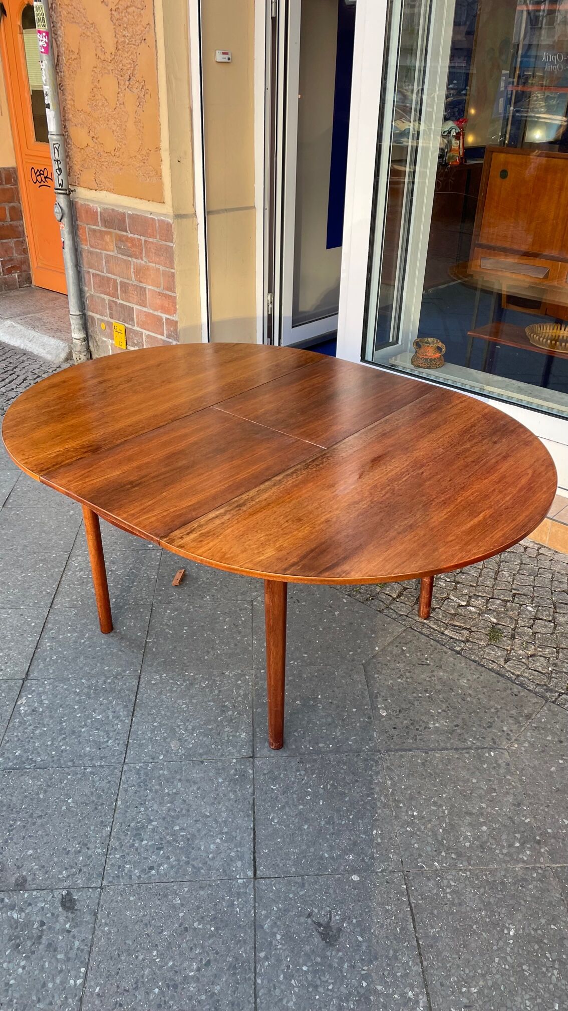 Round Extendable Dining Table McIntosh Edition 1960s Rosewood