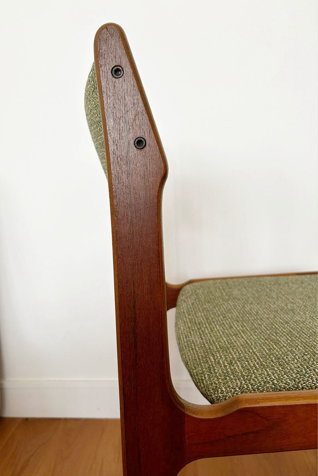 Lot of 4 1960s Scandinavian style chairs.