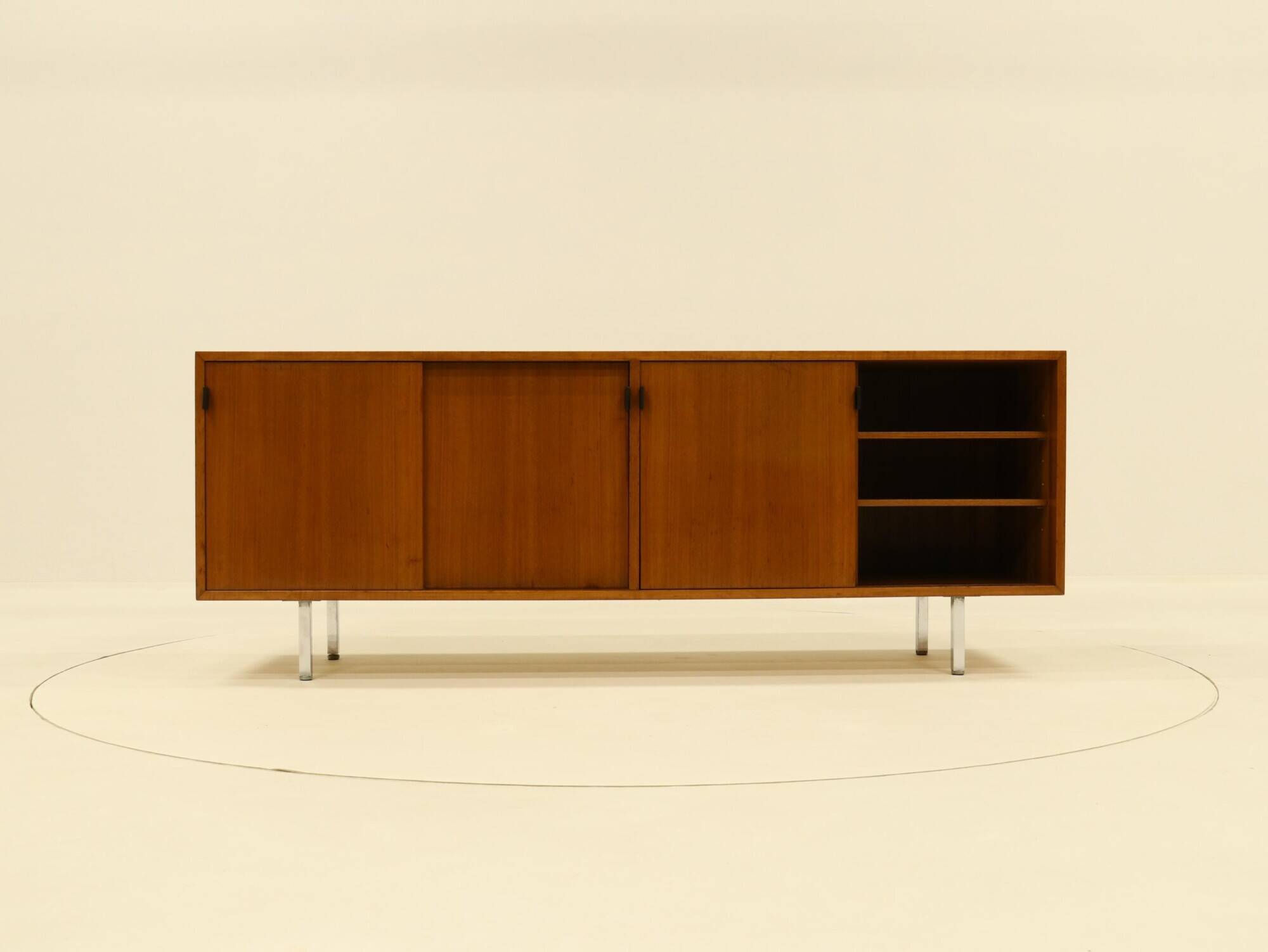 Buffet de style Mid-Century signé Florence Knoll pour Knoll International