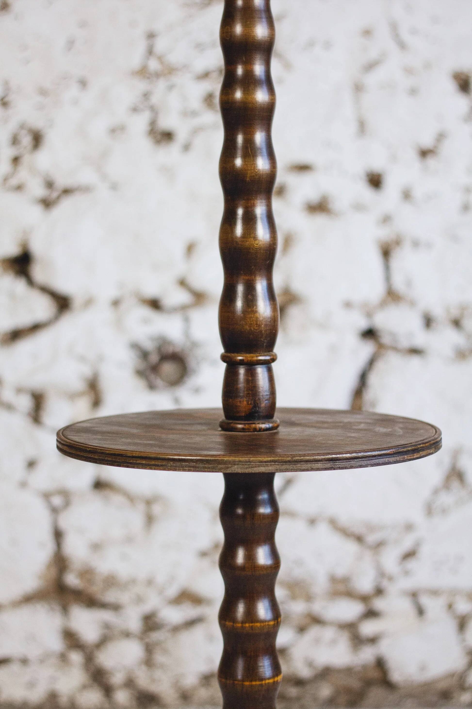 Neo-rustic floor lamp in turned wood, 1950
