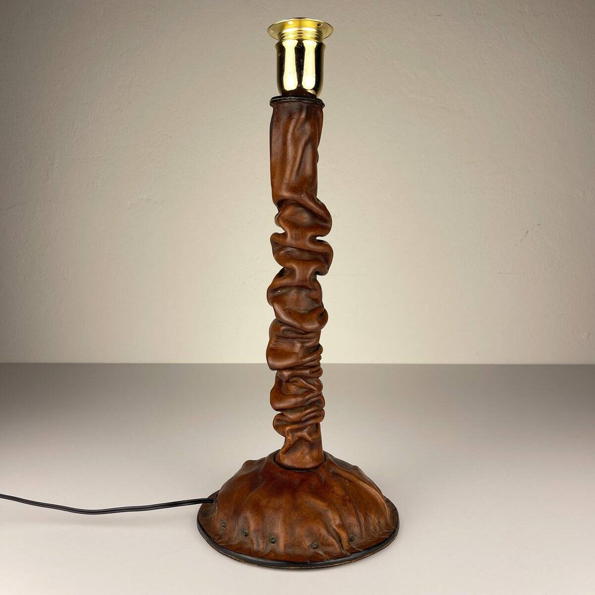 Lampe de table vintage en cuir italien, années 1950