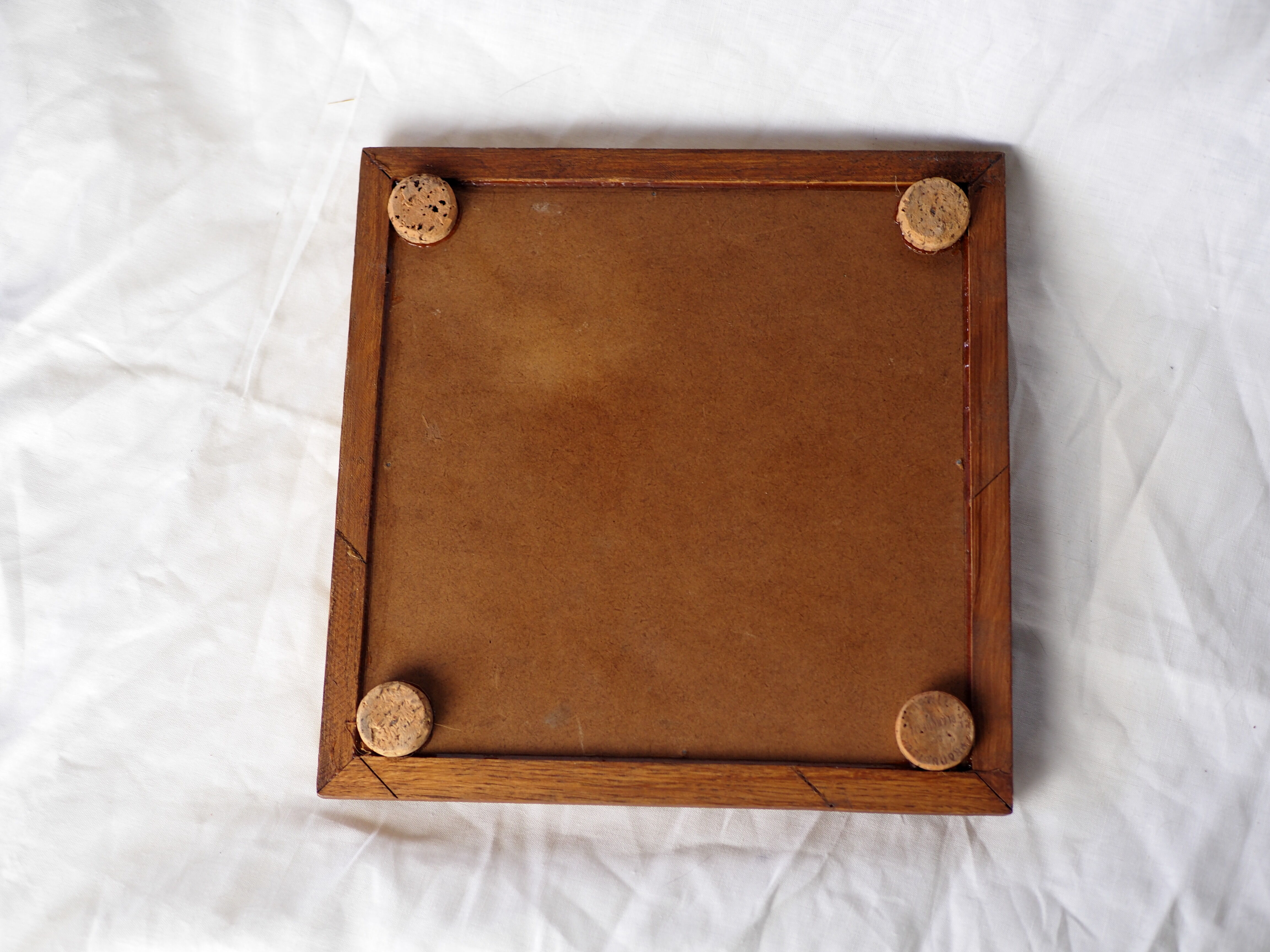 Leaf earthenware checkered underside and maronnier bug - autumn atmosphere - deb. XXth