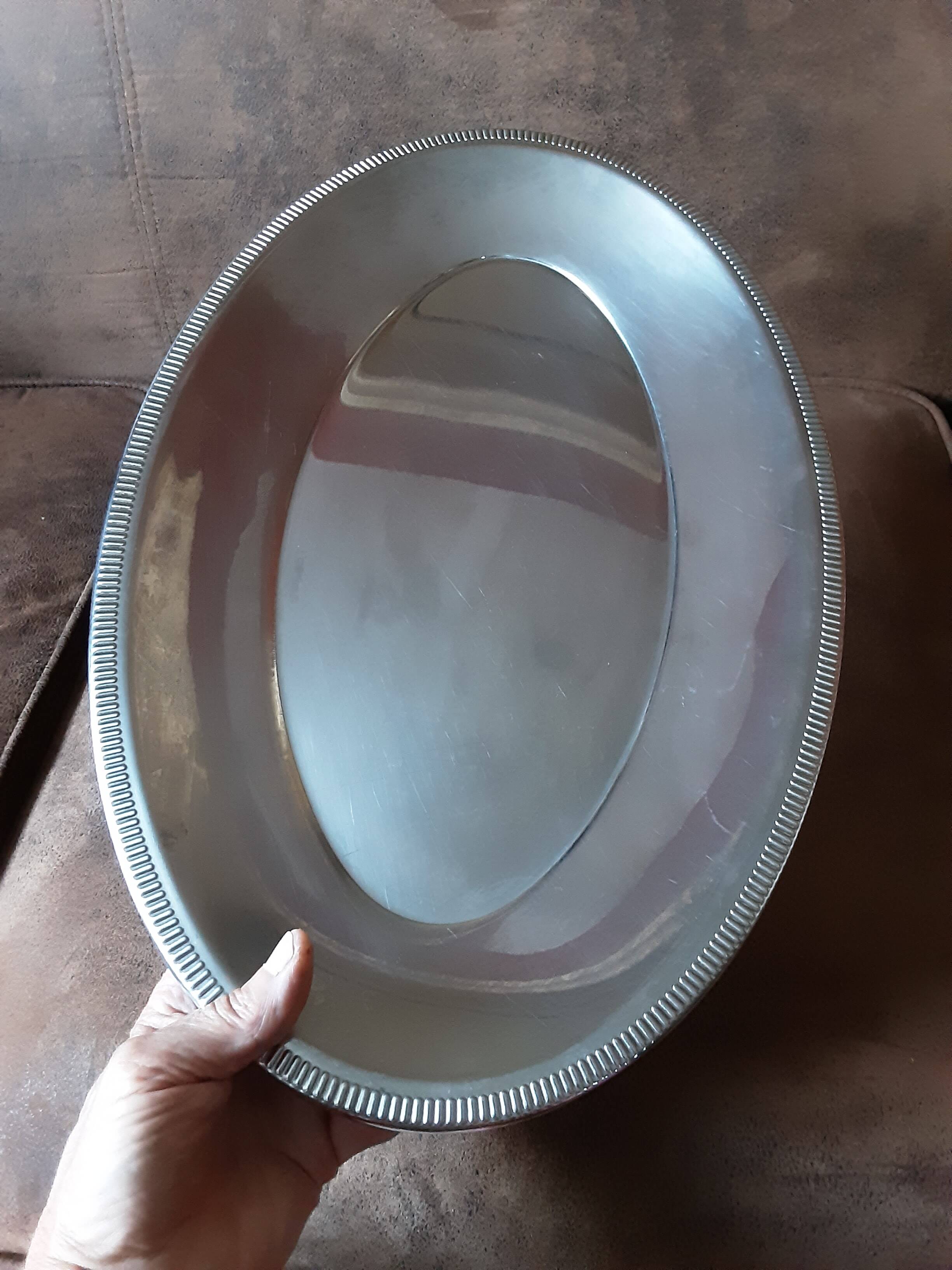 Oval metal dish