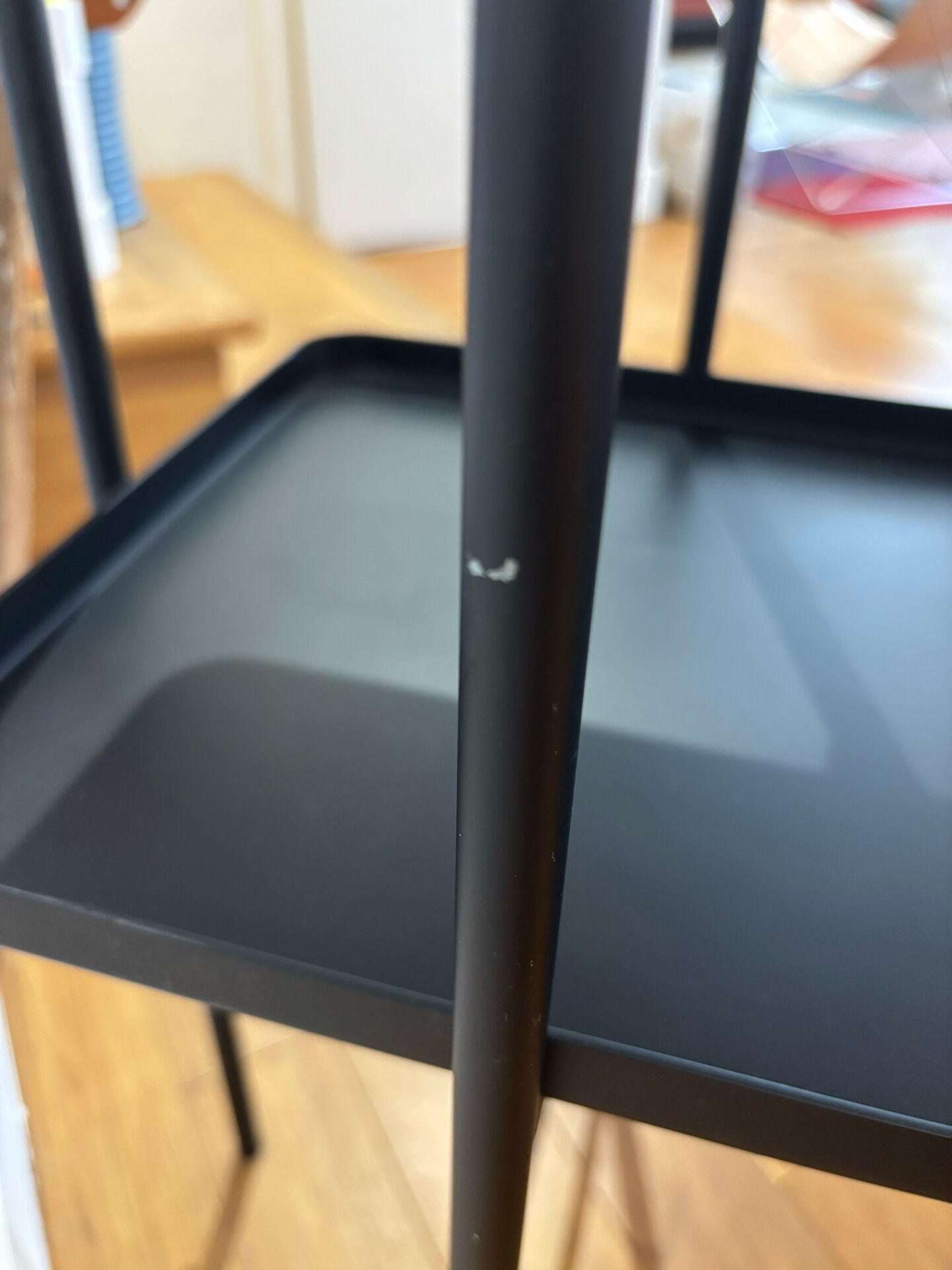 GUBI Console en marbre noir et blanc