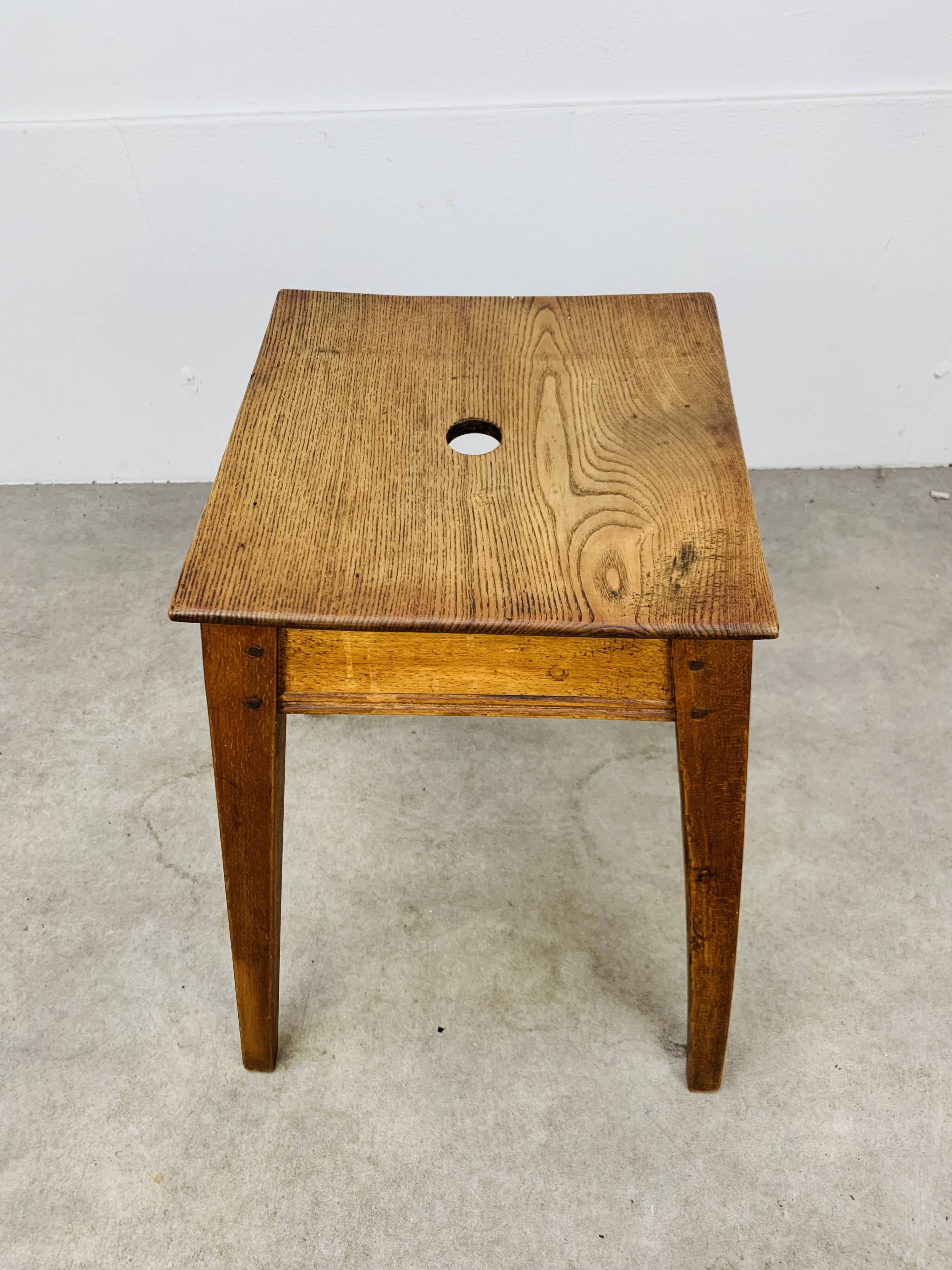 Tabouret de ferme vintage