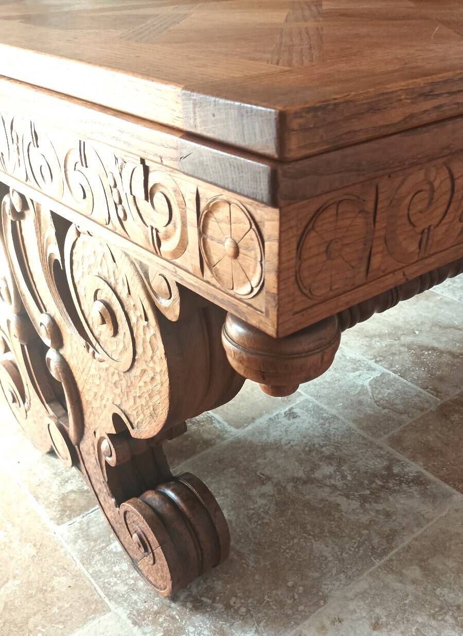 Rocaille table in carved solid oak