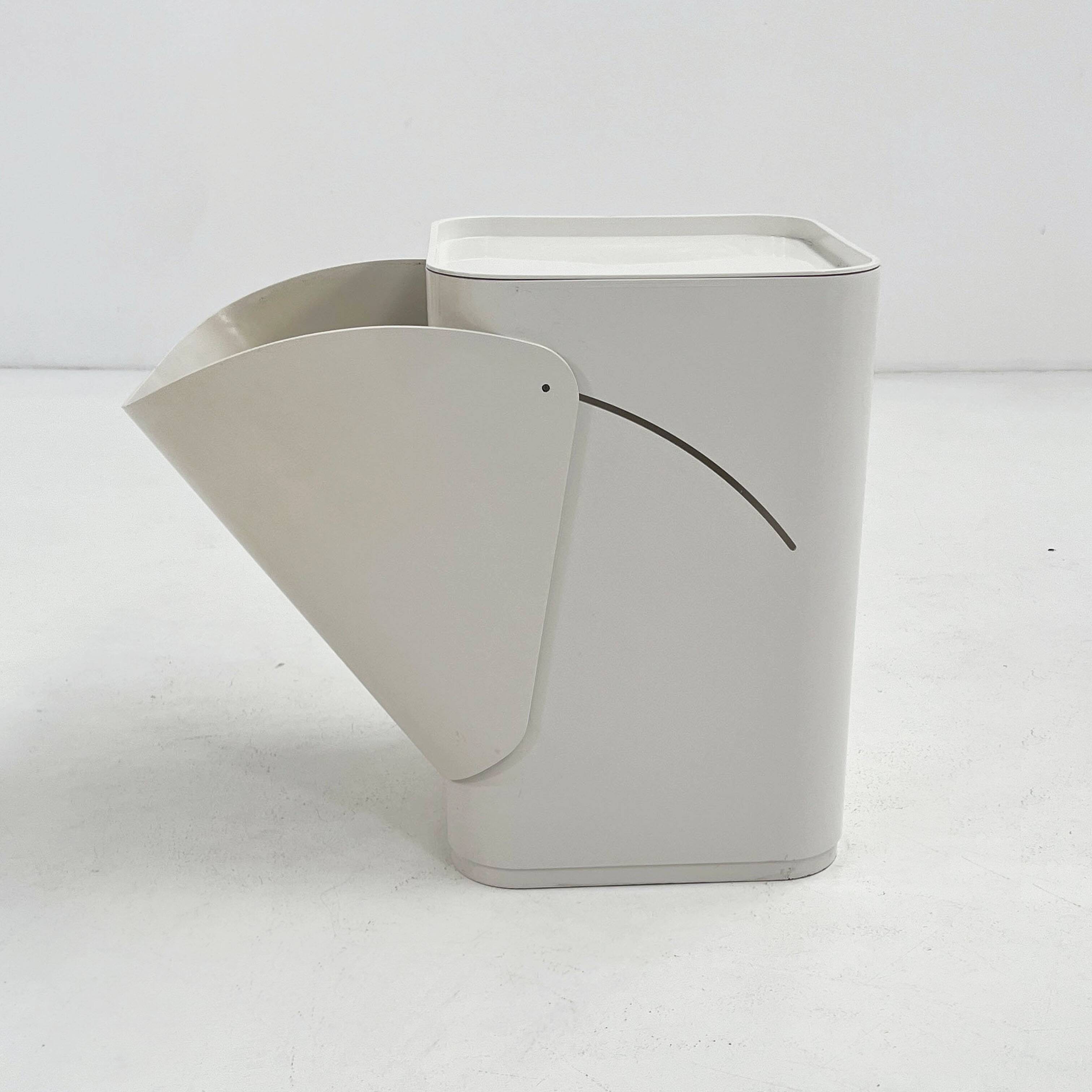 Storage furniture, laundry basket by Anna Castelli for Kartell, 1970