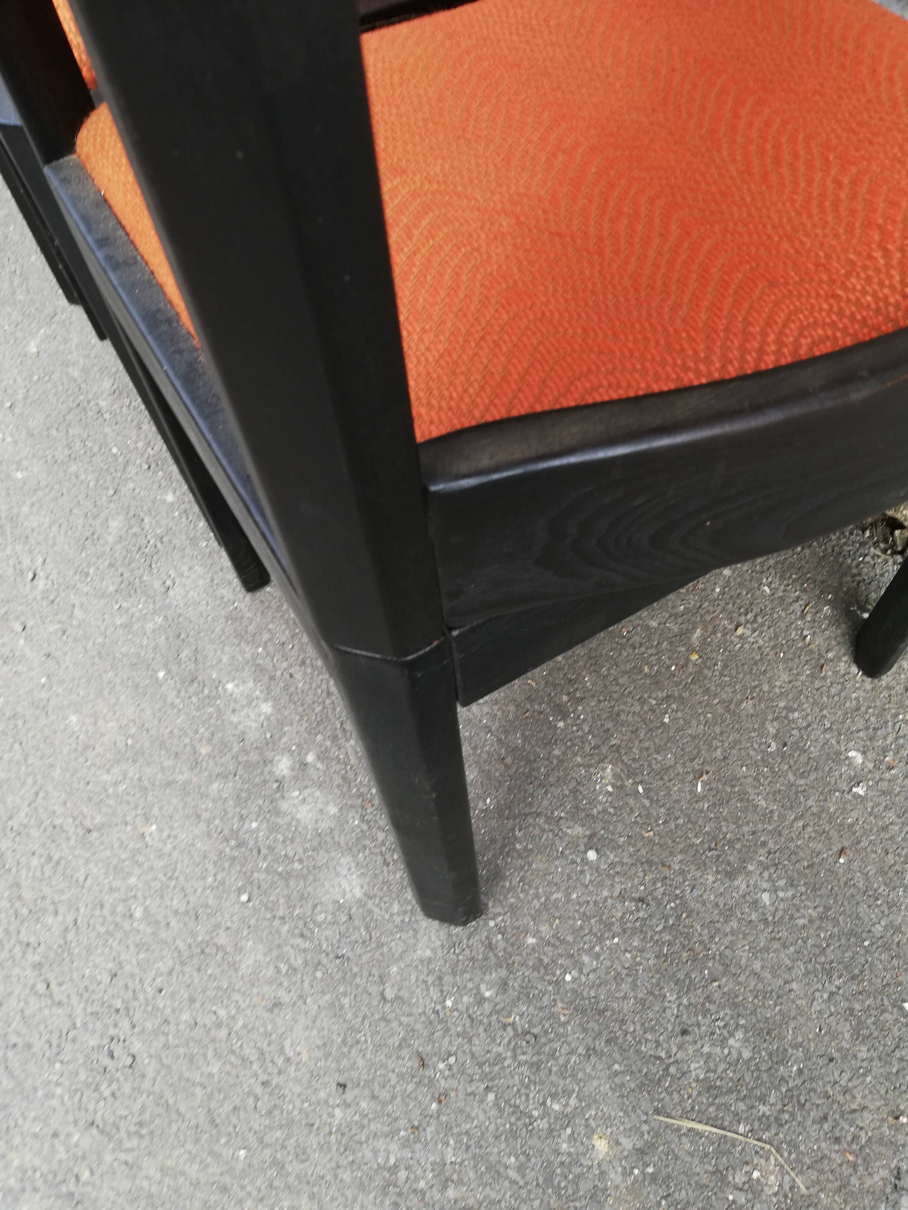Chaises design graphique brutaliste 1970