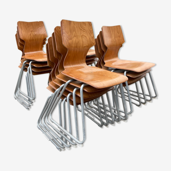 14 chaises pagholz piétement luge bois clair