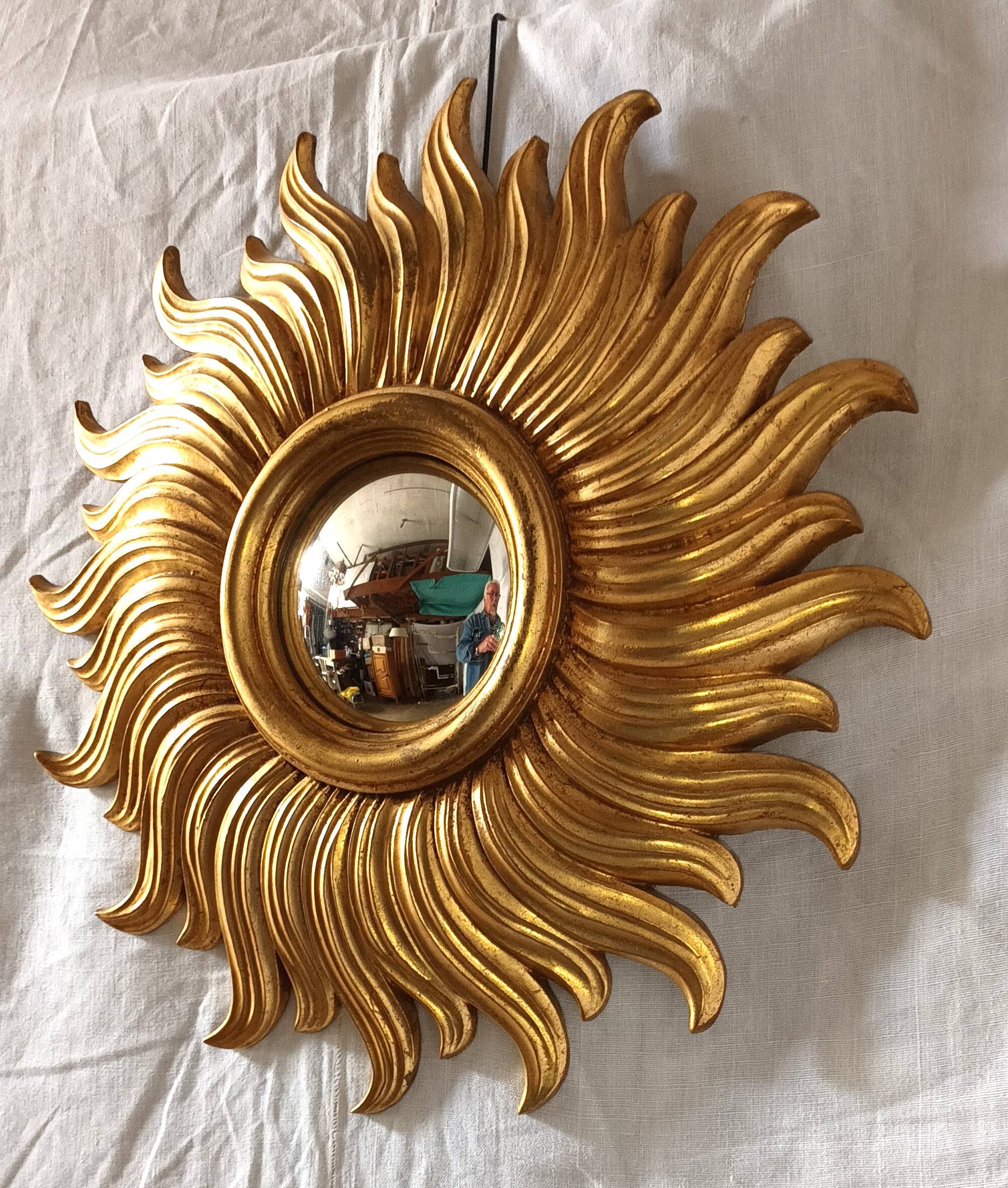 Miroir soleil en bois doré des années 90