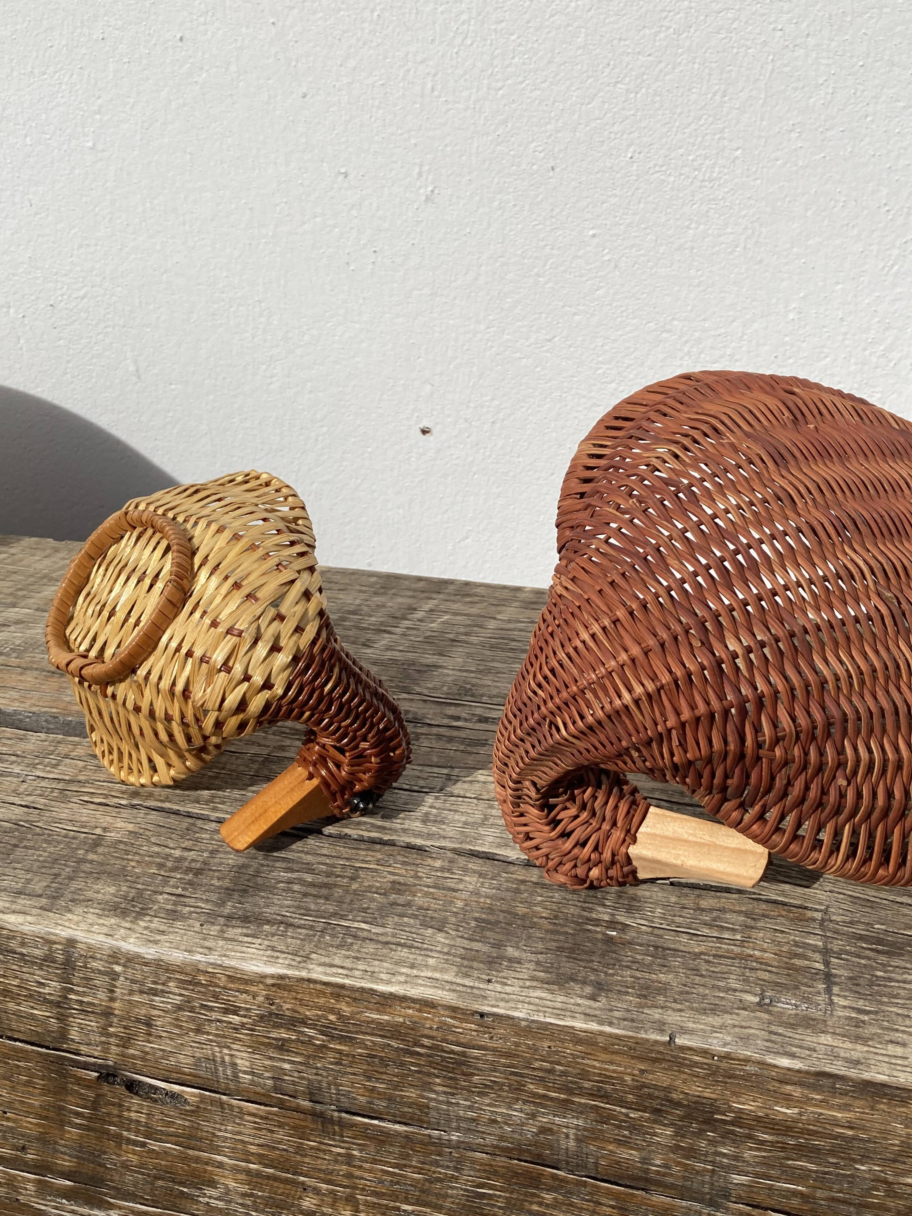 Duo of vintage wicker duck pans / empty rattan pocket