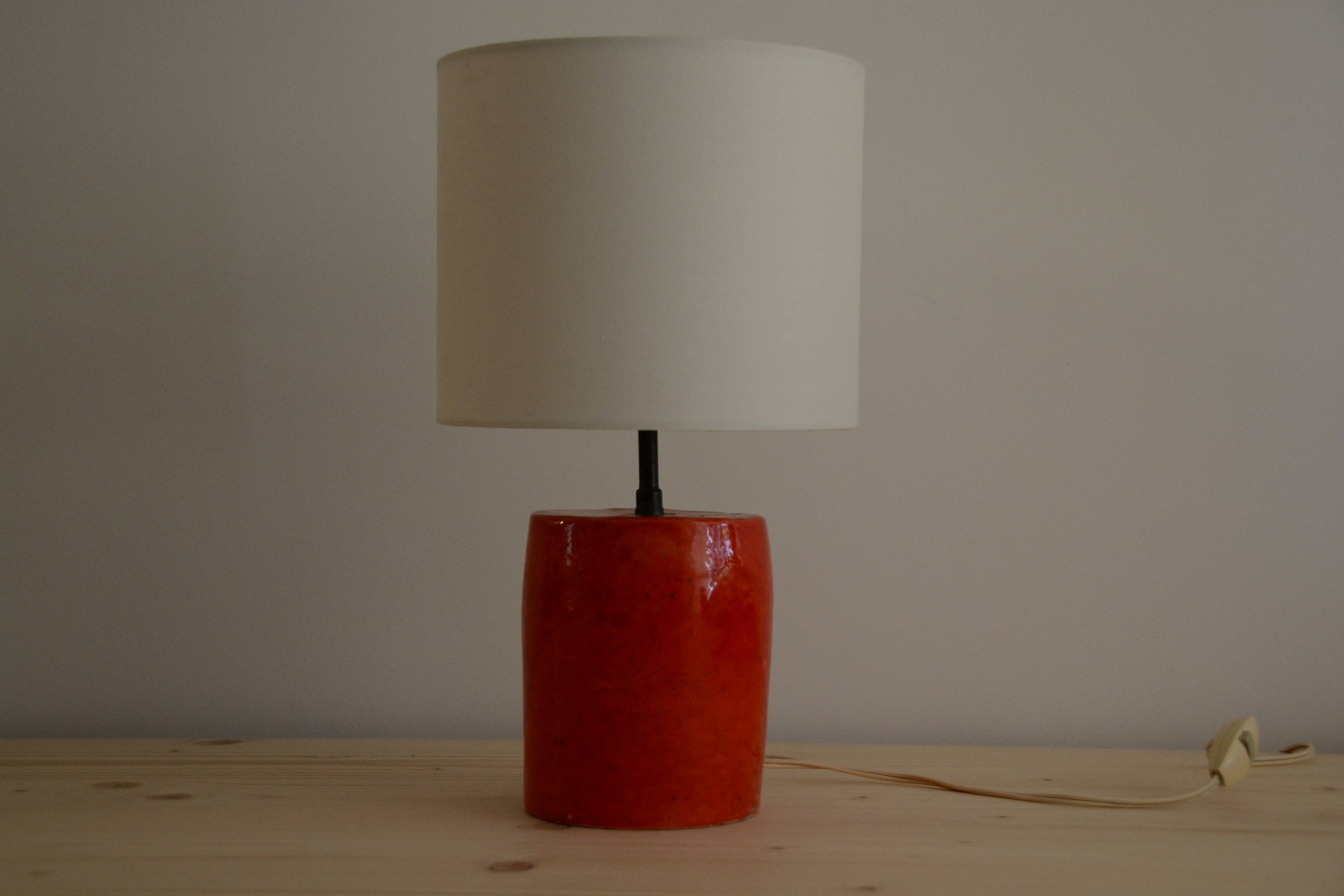 Red ceramic lamp