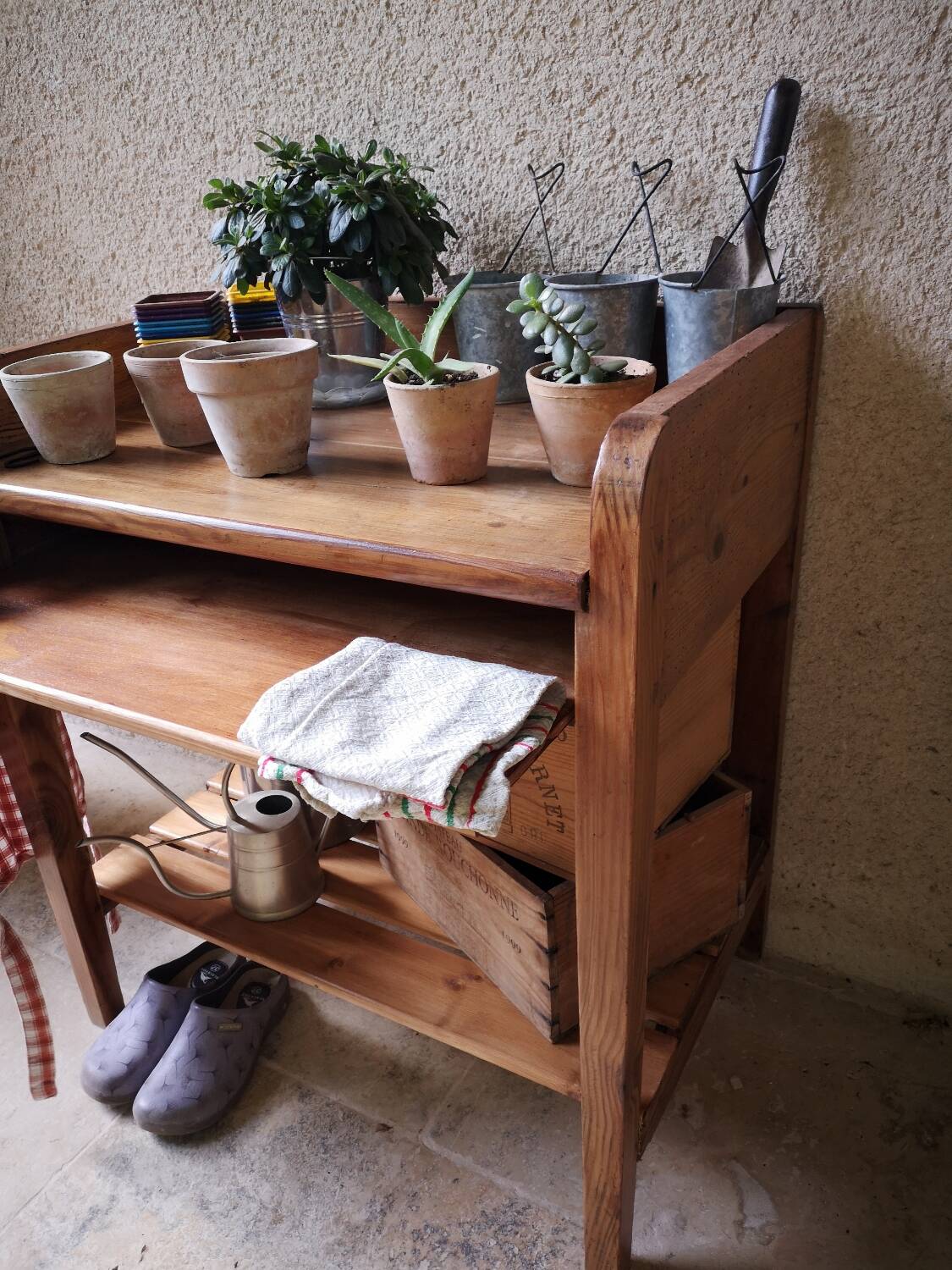 Potting table