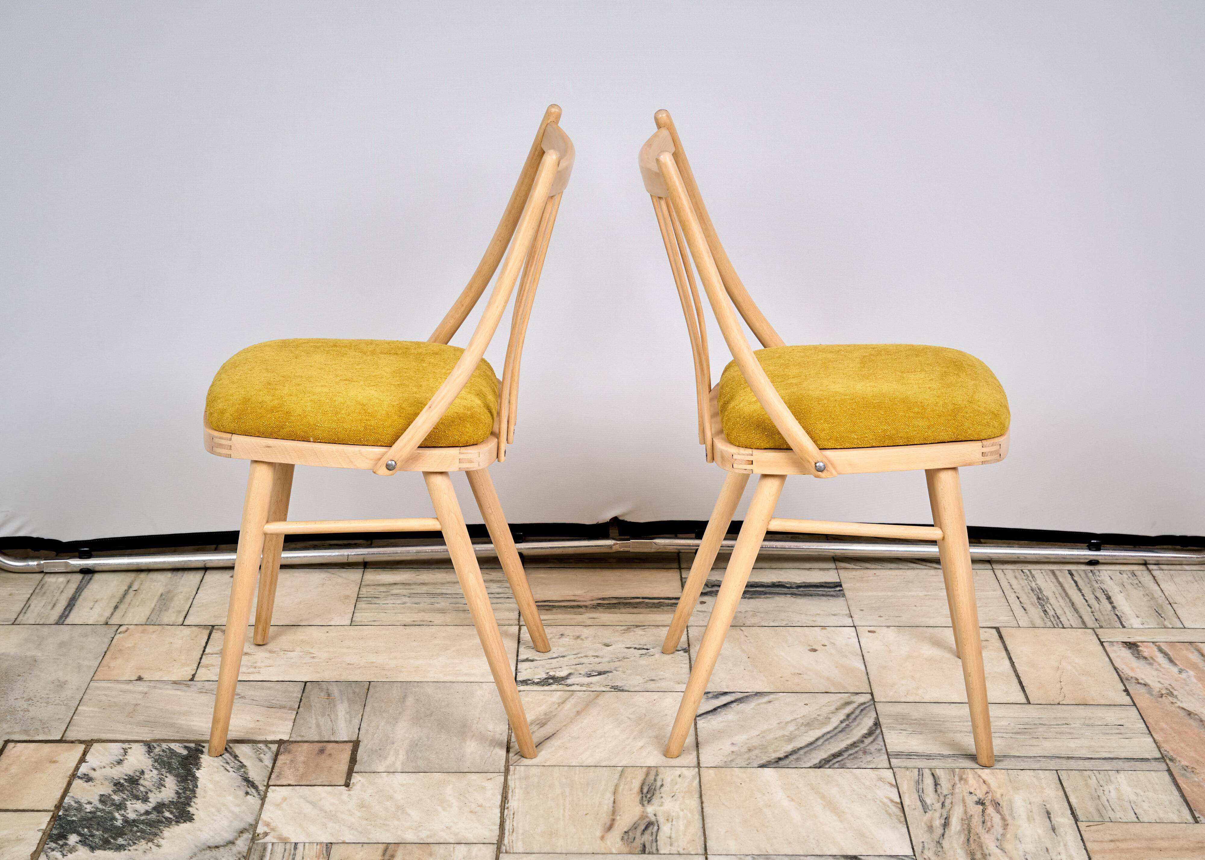 Ensemble de deux chaises vintage, Tchécoslovaquie, années 1960.
