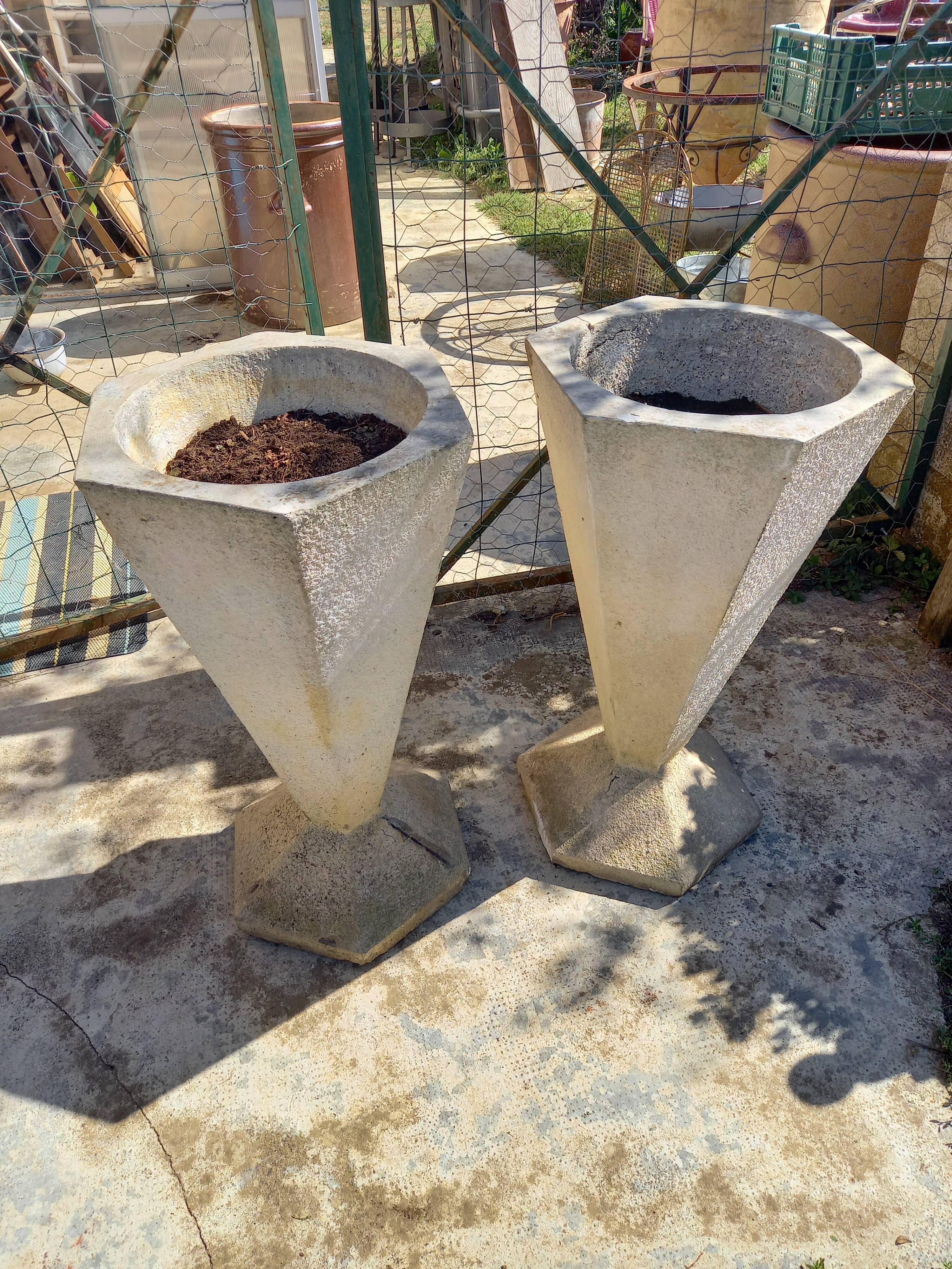 Pair of garden pots